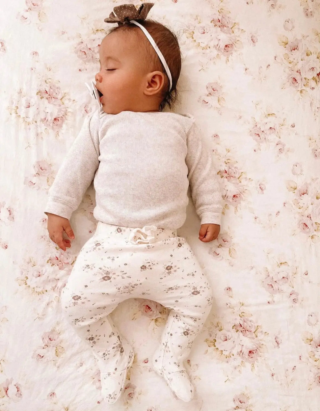 The Comfortable Choice: Why 100% Cotton Crib Sheets Are Best for Your Baby