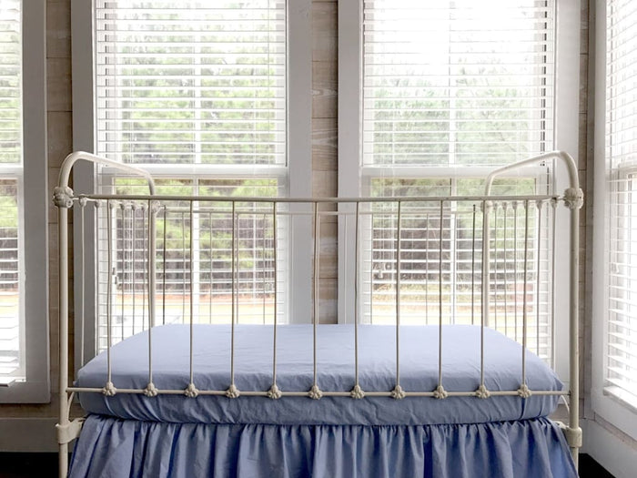 Baby blue fitted crib sheet in washed cotton
