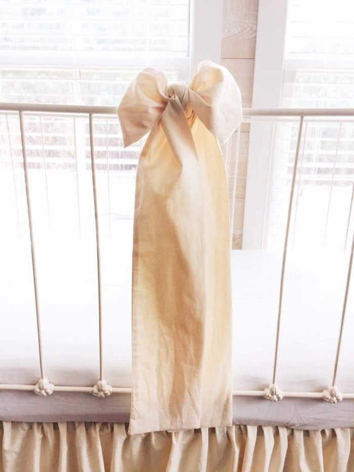 Large fig tree cream washed cotton crib bow sash